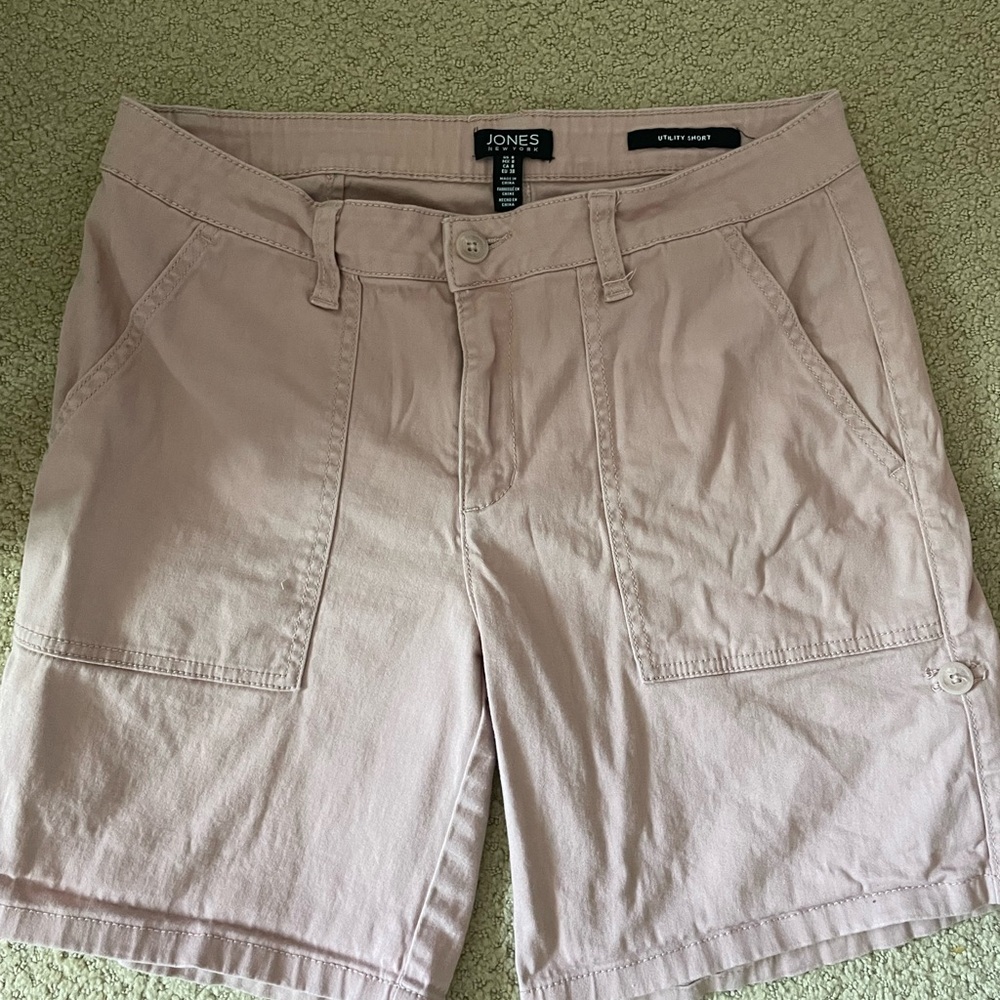 Women’s Jones New York Tan Cargo Shorts Size 8